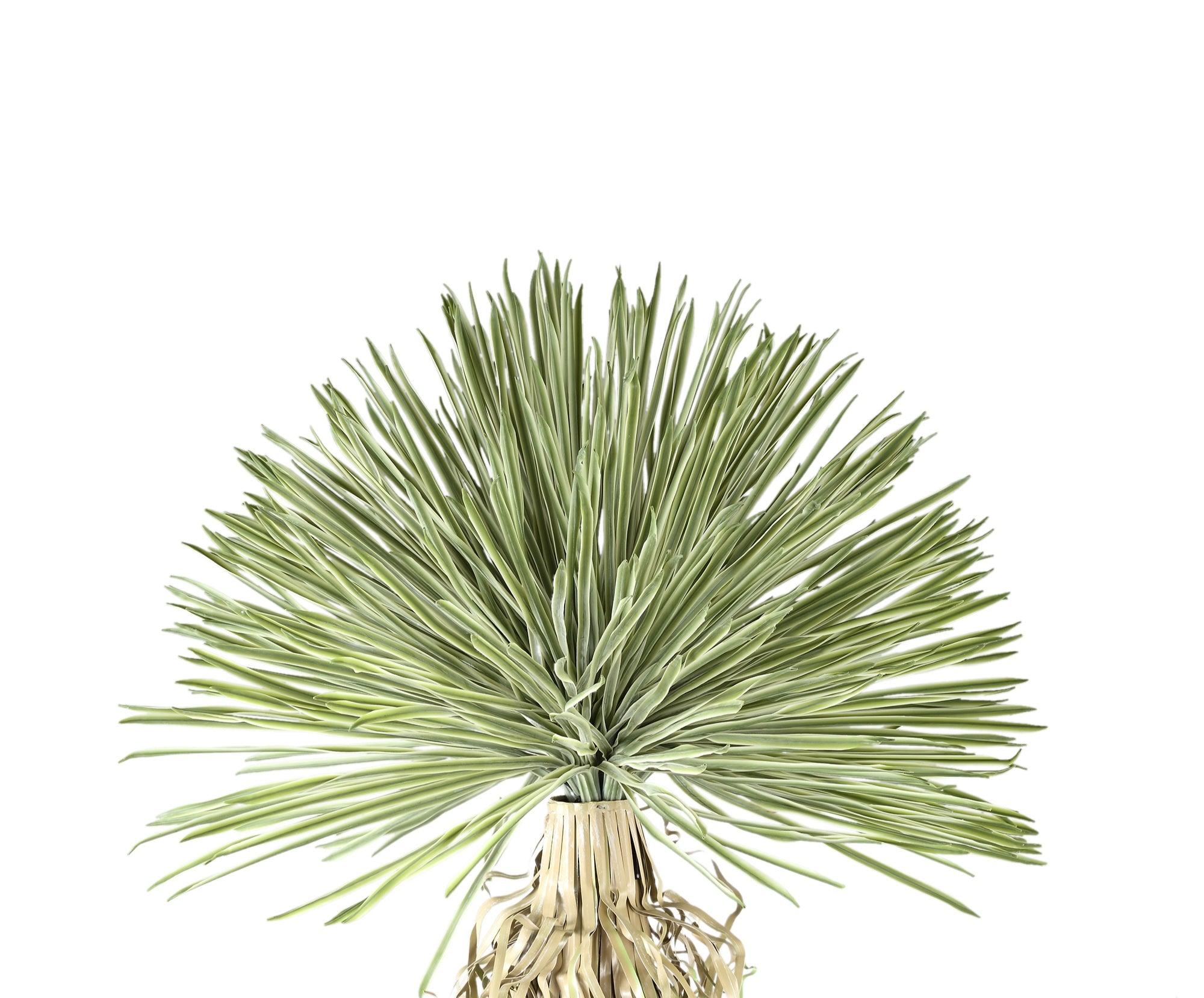 livinglovely.nl - Tree Green Yucca Tree in Platic pot PTMD - Kunstplant - PTMD - livinglovely.nl