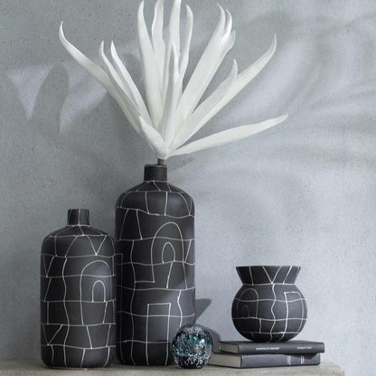 livinglovely.nl - Vase Bottle Japan Ceramic Black Large - - J-Line - livinglovely.nl