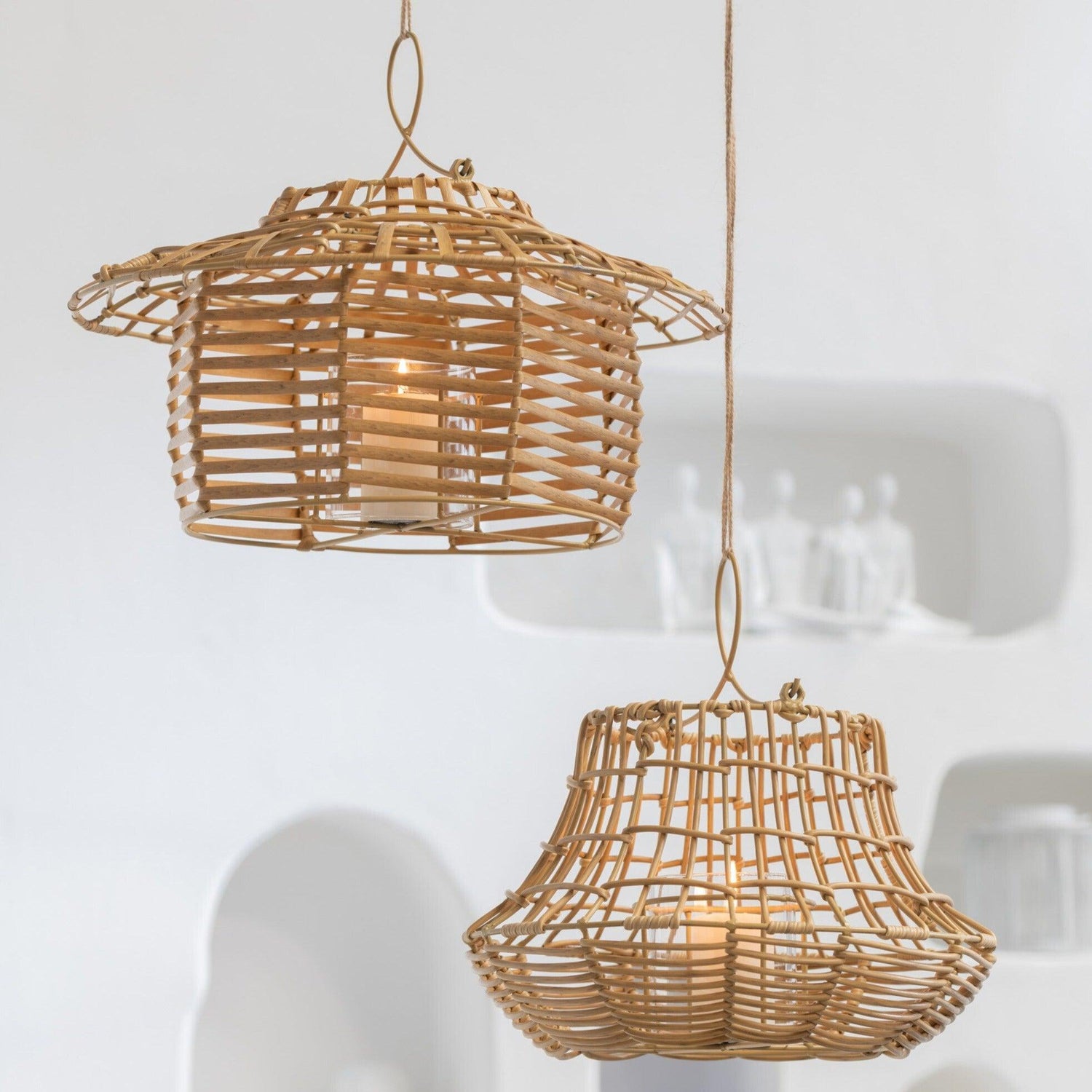 livinglovely.nl - Windlicht Hangend Hoog Rattan Naturel - Buiten-divers - J-Line - livinglovely.nl