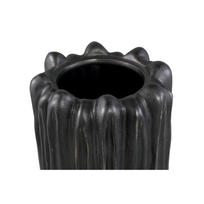 Luci Black Ceramic Vase Ribbed Round L van PTMD, detail van het ribbelpatroon