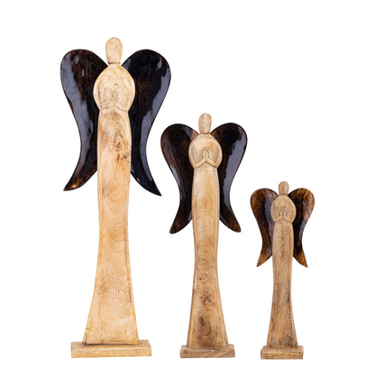 Maebha Natural Wooden Angel Statue On Base L van PTMD, detail van de houtnerf en de vleugels