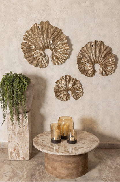 Merial Wandpaneel Lotusblad Small van PTMD, sfeerbeeld met het wandpaneel in een interieur