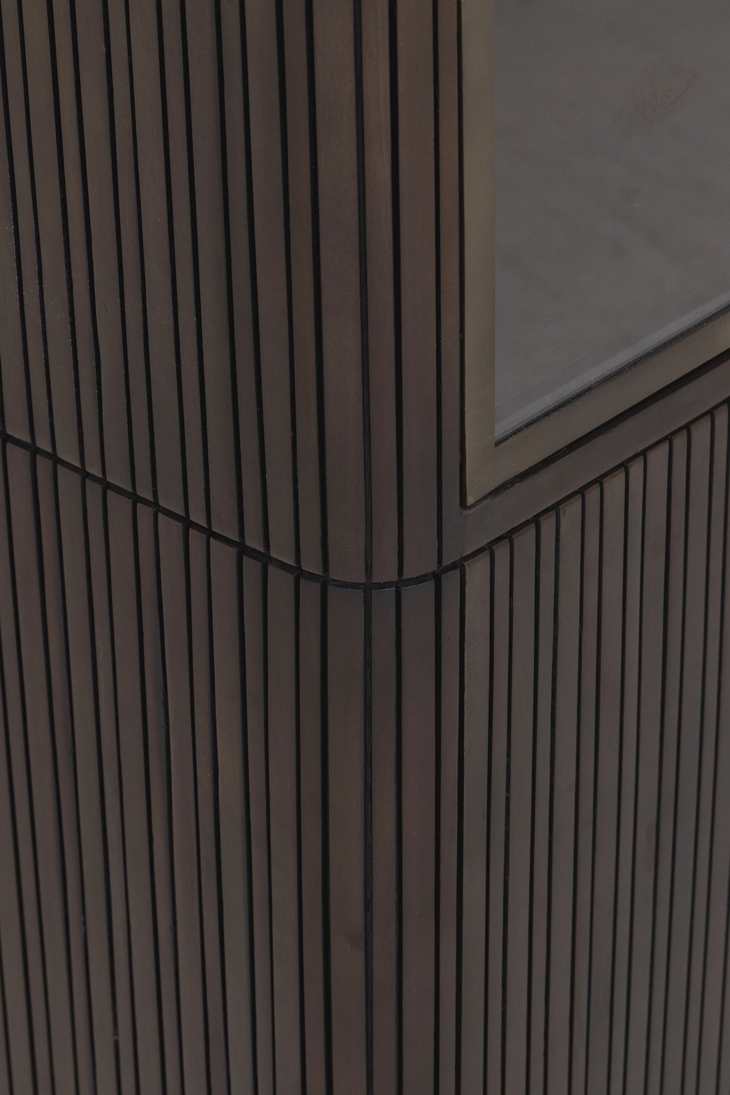 DTP Home Maroon Vitrinekast