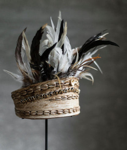 Must Living Balinese Hoed met Schelpen en Veren - Ornament - MUST Living - livinglovely.nl