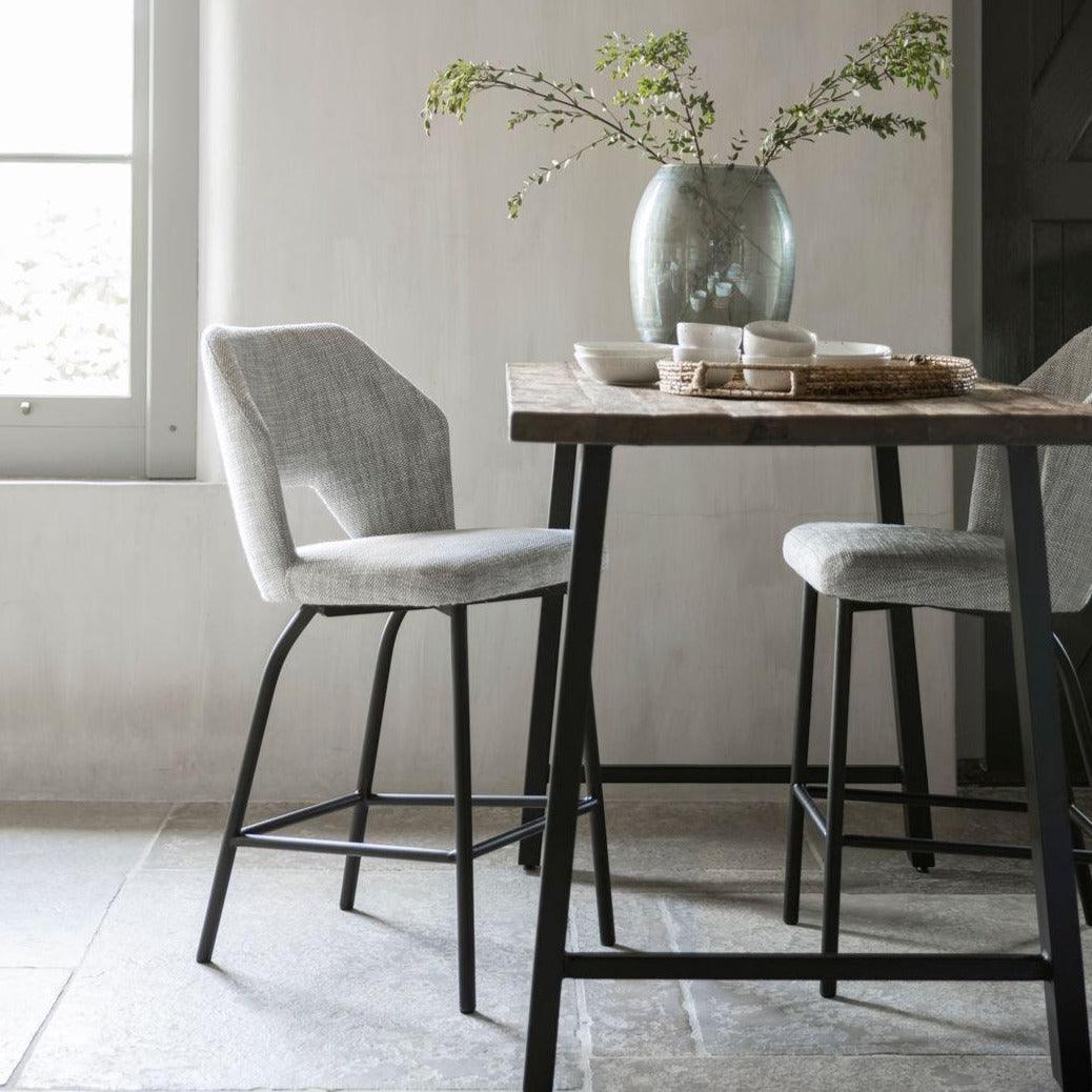 Must Living Bar kruk Bloom Polaris Licht Grijs - Barkruk - MUST Living - livinglovely.nl