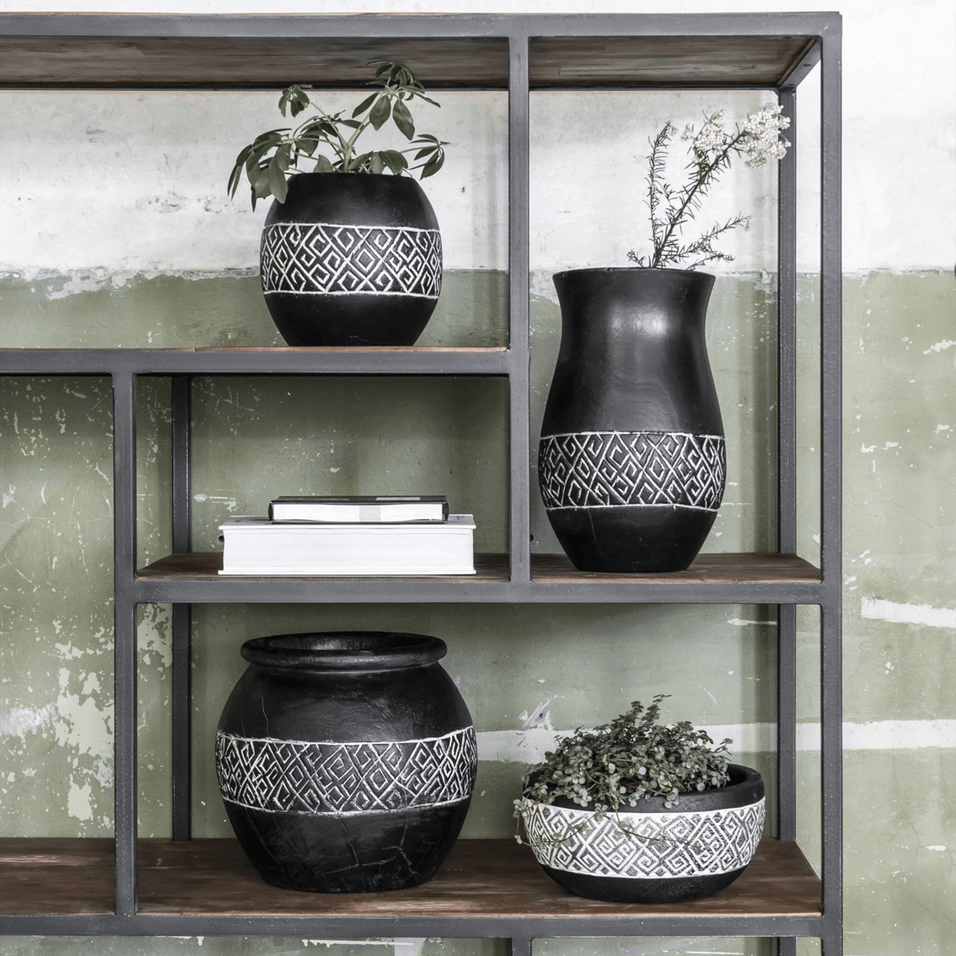Must Living Vaas Tribal Large - Vaas - MUST Living - livinglovely.nl
