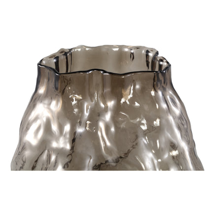 Narin Brown Irregular Shaped Glass Vase L van PTMD, detail van de onregelmatige vorm op witte achtergrond
