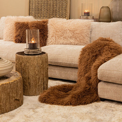 Natae Beige Round Glass Ribbed Vase High van PTMD, detail van de beige glasafwerking