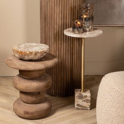 Natae Beige Round Glass Ribbed Vase Low van PTMD als sculpturaal accent in het interieur