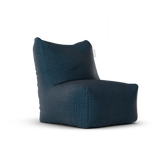 Original Junior Lounge Seat Marine van Laui Lounge, compacte marineblauwe loungestoel schuin van links voren