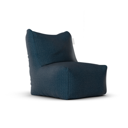 Original Junior Lounge Seat Marine van Laui Lounge, compacte marineblauwe loungestoel schuin van links voren