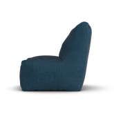 Marineblauwe Junior Lounge Seat van Laui Lounge van opzij, met rughoogte van 74 centimeter