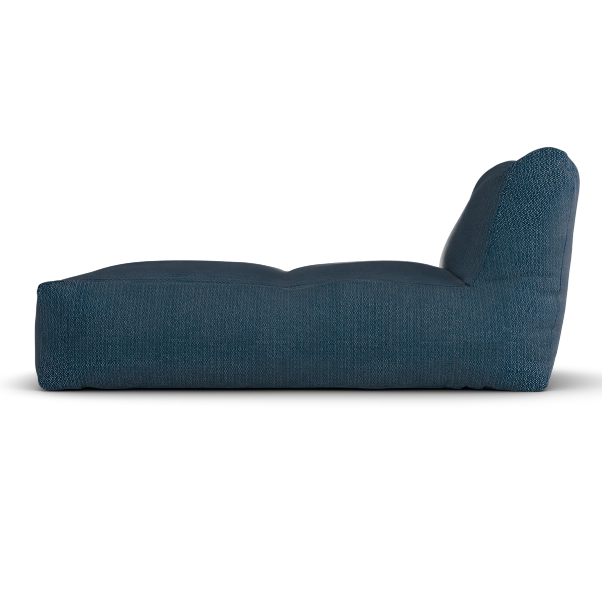 Marineblauwe Long Chair van Laui Lounge van opzij, met zichtbare diepte van 150 centimeter