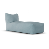 Original Long Chair Sky Blue van Laui Lounge, lichtblauwe loungestoel schuin van links voren