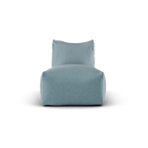 Lichtblauwe Long Chair van Laui Lounge van voren, met brede zitting van 68 centimeter