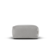 Vooraanzicht van de grijze Original Square Pouf van Laui Lounge voor binnen en buiten