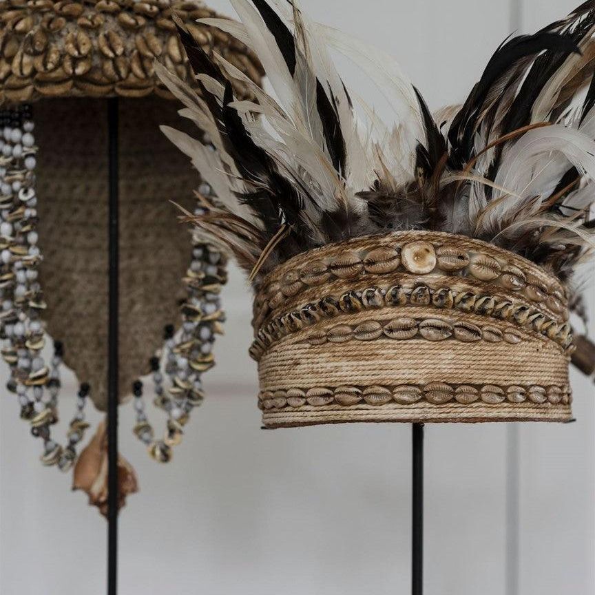 Balinese helm schelpen en veren sfeerbeeld MUST Living
