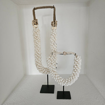 Ornament Indonesische Schelpenketting Bulan Wit - Pole To Pole - Ornament - Pole To Pole - livinglovely.nl