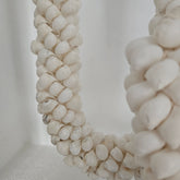 Ornament Indonesische Schelpenketting Bulan Wit - Pole To Pole - Ornament - Pole To Pole - livinglovely.nl