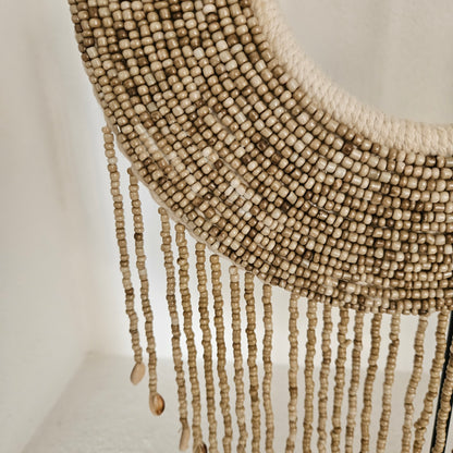 Ornament Indonesische Schelpenketting Indah met kralen Beige/Wit - Pole To Pole - Ornament - Pole To Pole - livinglovely.nl