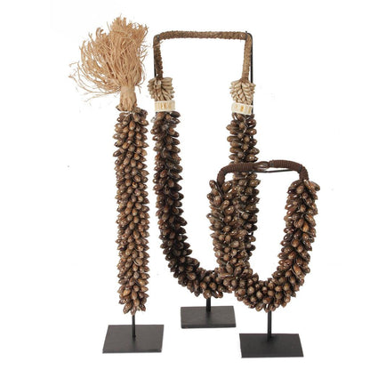 Ornament Indonesische Schelpentoren Yani Bruin - Pole To Pole - Ornament - Pole To Pole - livinglovely.nl