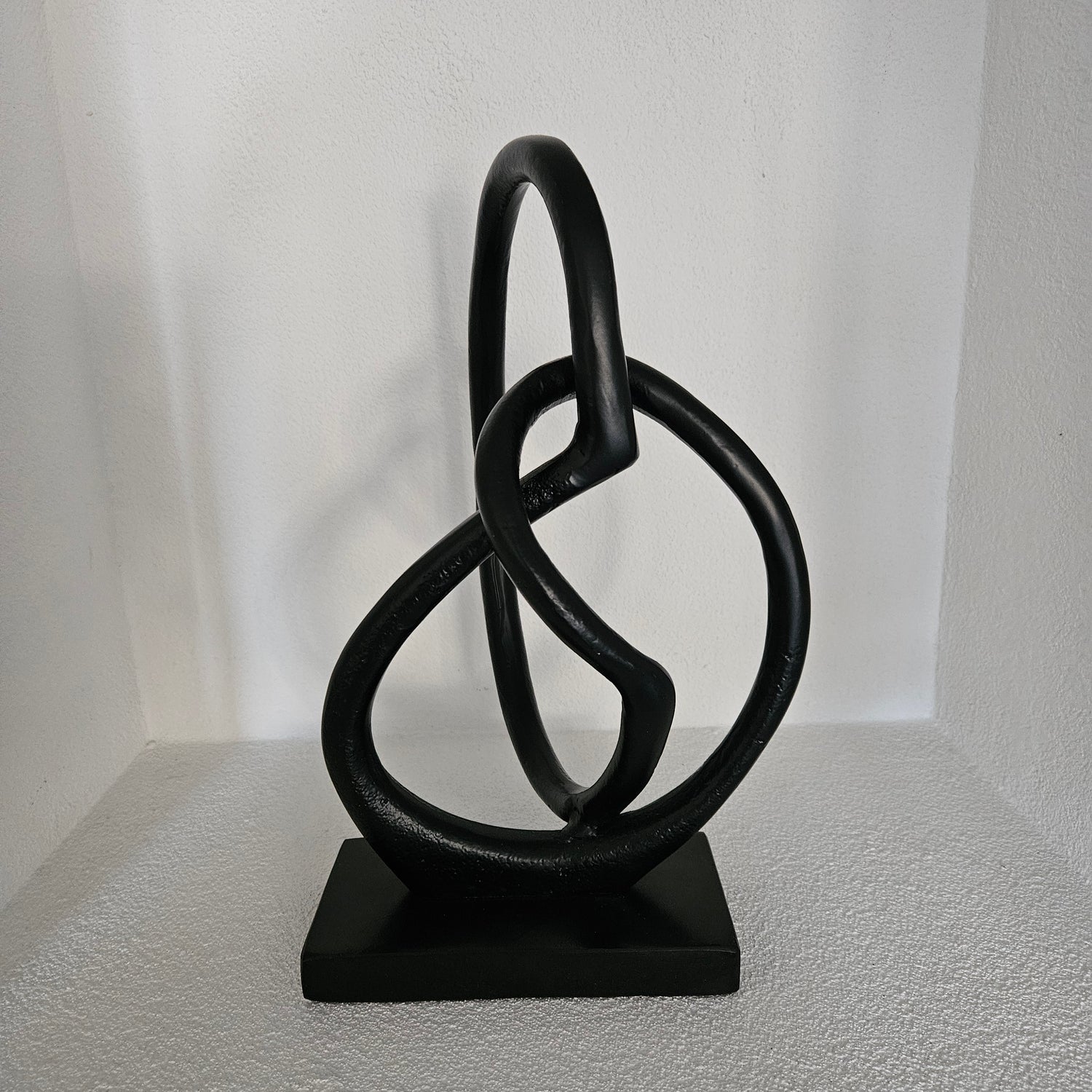 Ornament Zwart 25x15x41cm - Beeld - Living Lovely - livinglovely.nl