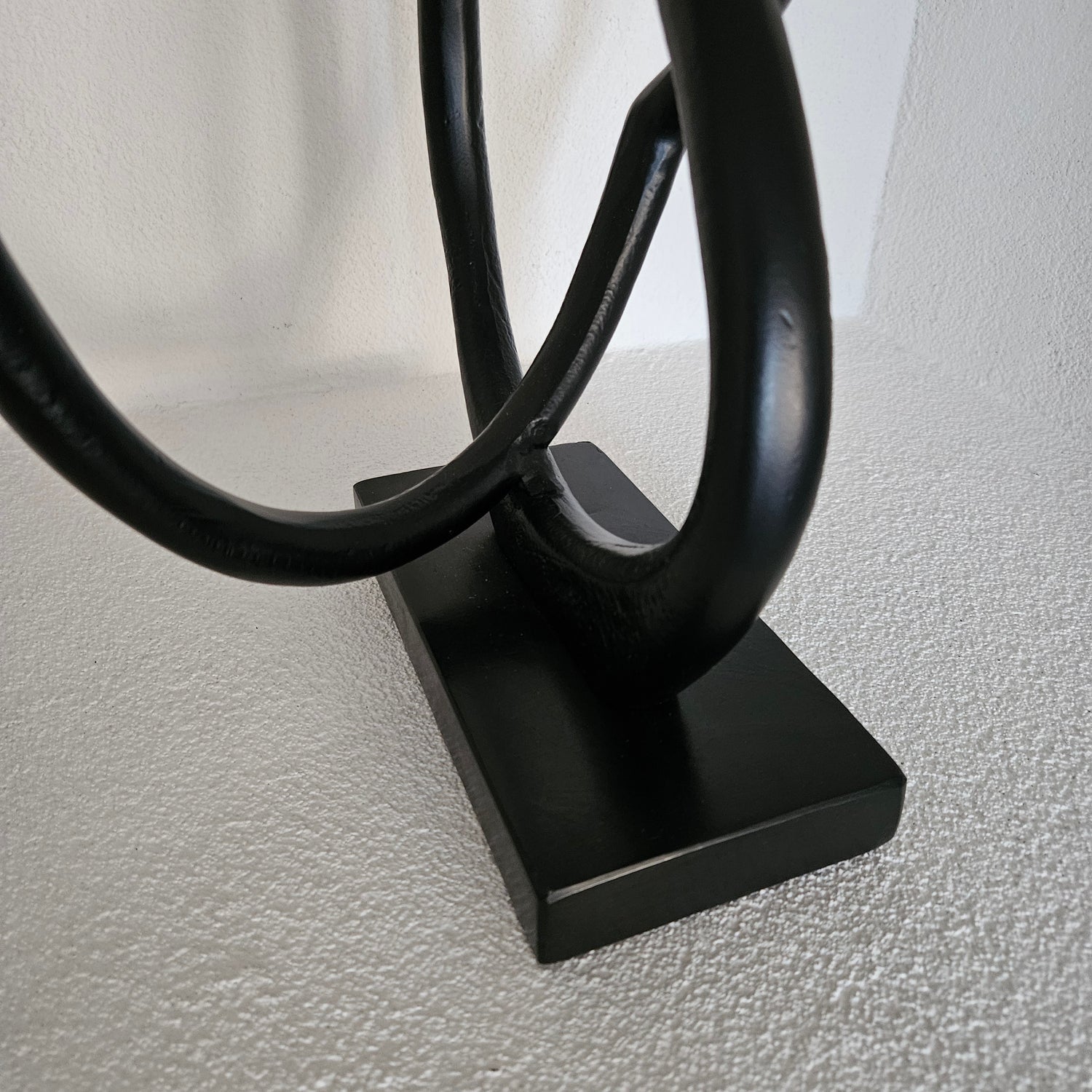 Ornament Zwart 25x15x41cm - Beeld - Living Lovely - livinglovely.nl