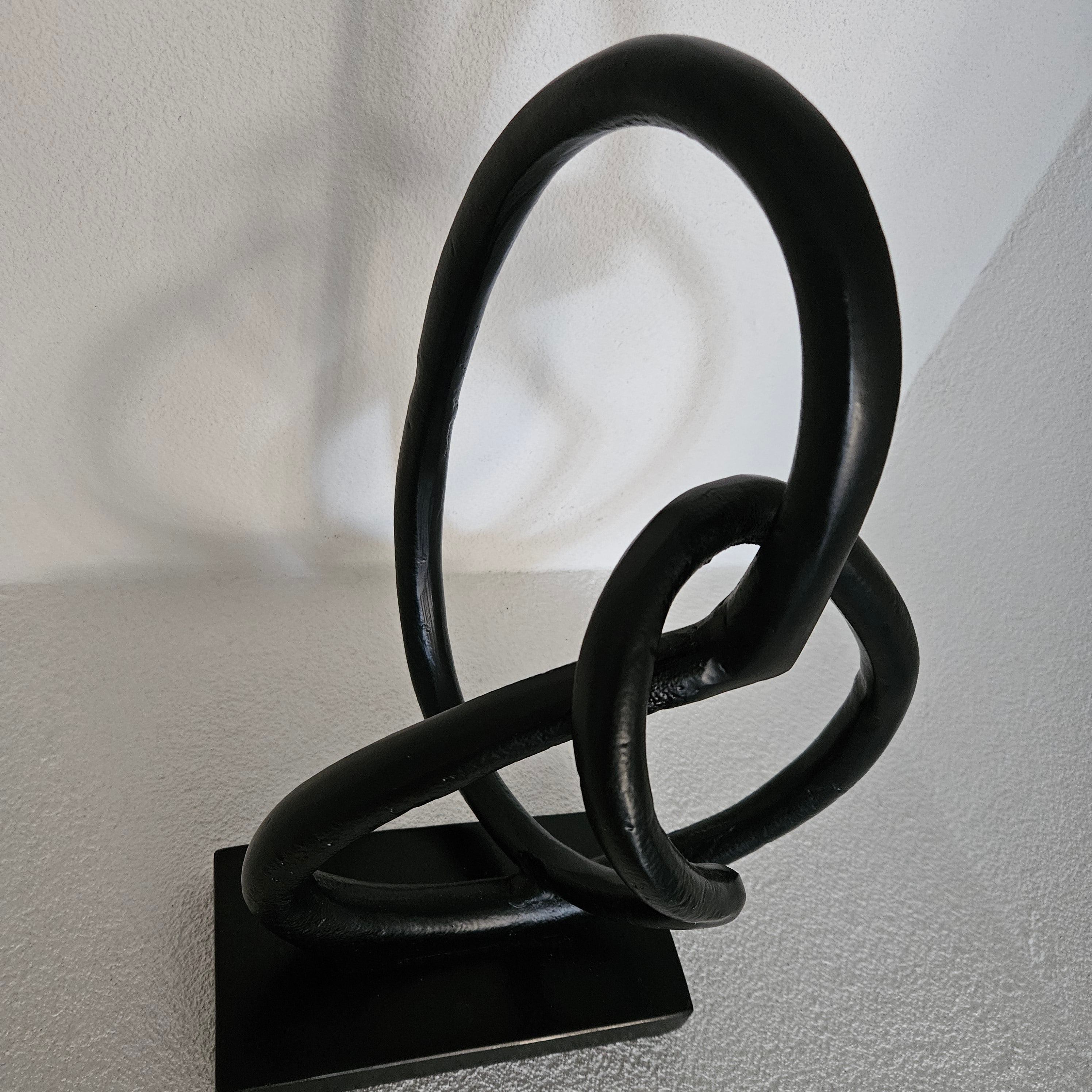 Ornament Zwart 25x15x41cm - Beeld - Living Lovely - livinglovely.nl