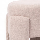 Pico Poef Stof Crème Rond Opulence van PTMD, nog een aanzicht van de compacte ronde poef in crème