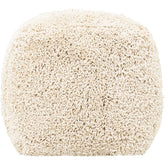 Detailfoto van Poef Celeste Beige van MUST Living met zichtbare structuur van het materiaal