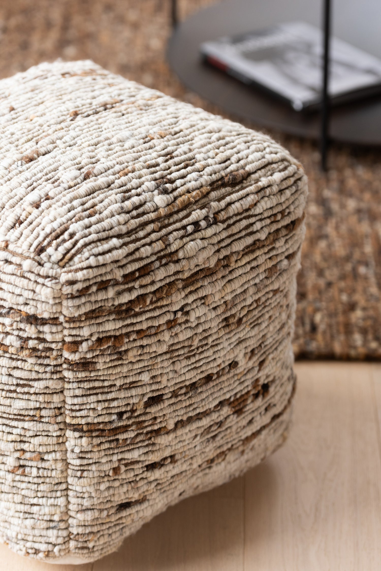 Poef Geweven Wol Ecru/Bruin 45x45x45cm J-Line - Poef - J-Line - livinglovely.nl