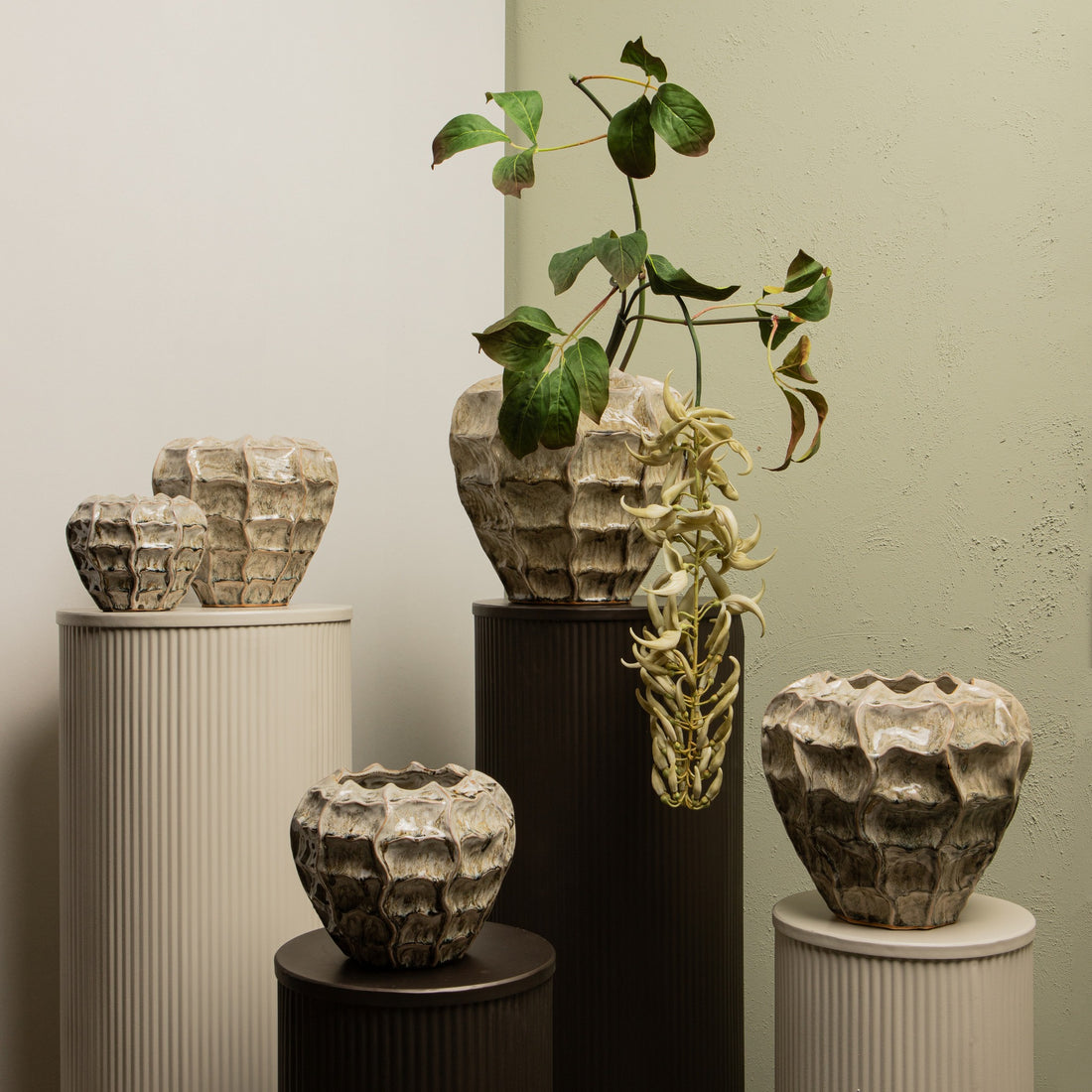 Pot Cedric Cream Keramiek Rond Wavy Mix Colors XXL Dia 36x32.5cm PTMD - Pot - PTMD - livinglovely.nl