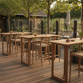 Primavera Teakhouten Bartafel 160cm van Raw Materials, schuin aanzicht van de robuuste bartafel