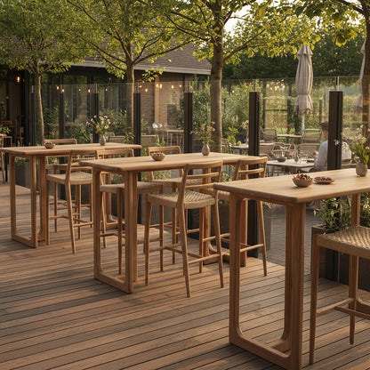 Primavera Teakhouten Bartafel 160cm van Raw Materials, schuin aanzicht van de robuuste bartafel
