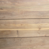 Primavera Teakhouten Bartafel 160cm van Raw Materials, sfeerbeeld van de bartafel in de tuin