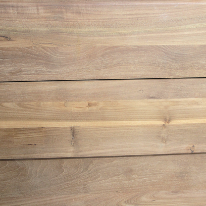 Primavera Teakhouten Bartafel 160cm van Raw Materials, sfeerbeeld van de bartafel in de tuin