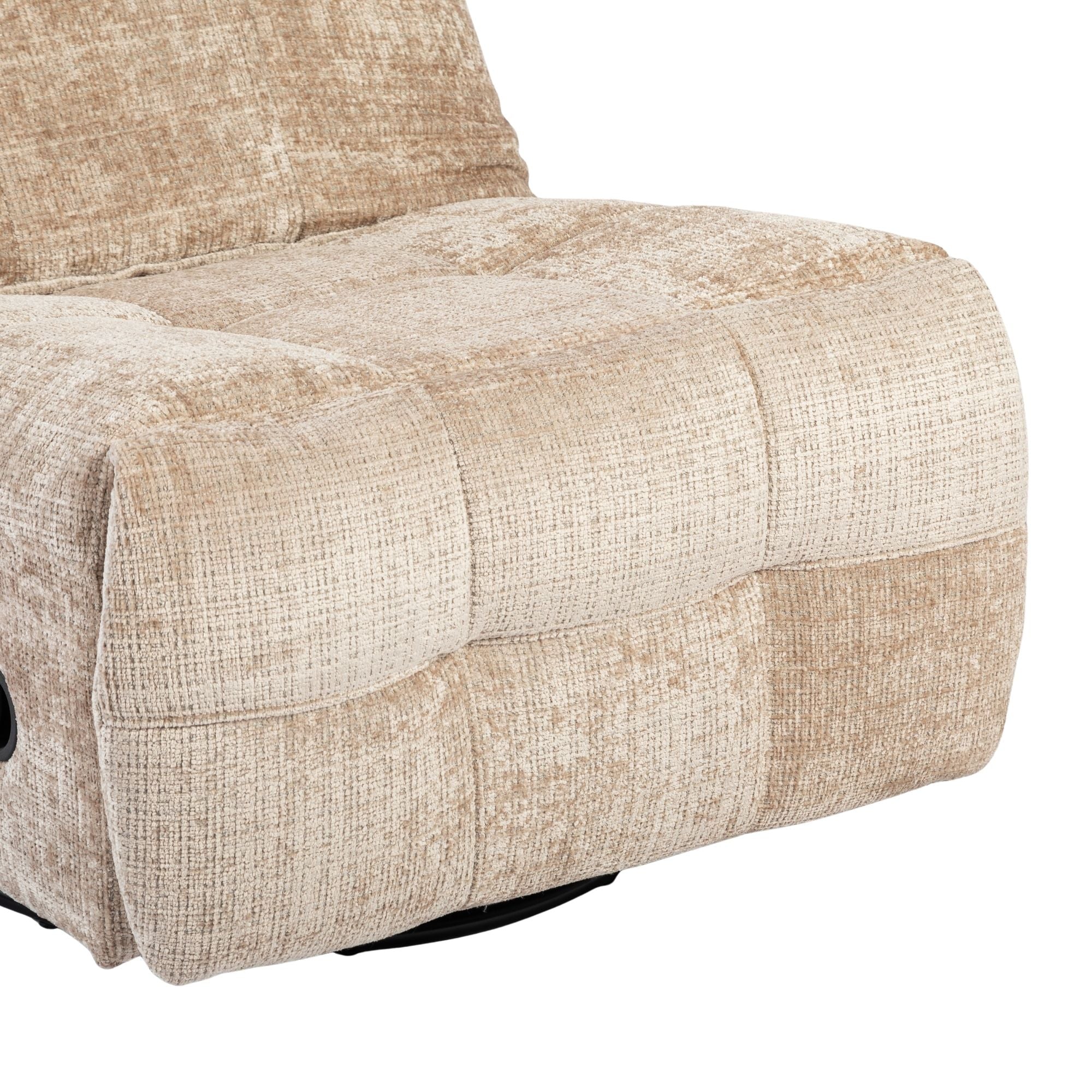 Relaxfauteuil Chill Beige van Starfurn, relaxfauteuil in warme beige stof met vierkante stiknaden