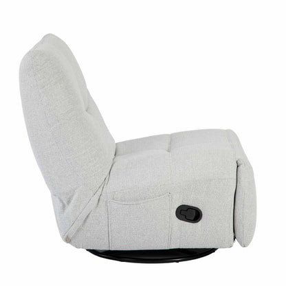 Relaxfauteuil Lazy van Starfurn in een lichte woonkamer naast een houten bijzettafel