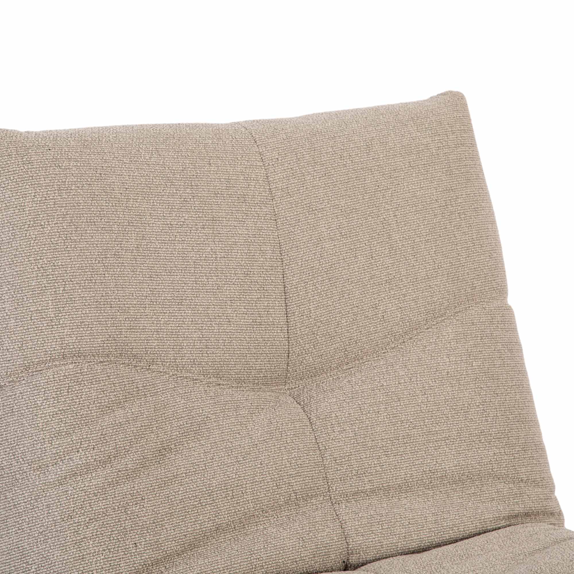 Relaxfauteuil Lazy van Starfurn in taupe met de voetsteun omhoog in relaxstand
