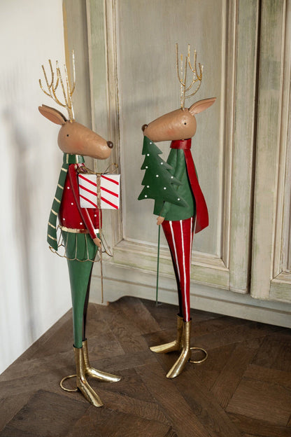 Rendier met Kerstboom en Cadeau Metaal Rood/Donkergroen Assortiment van 2 J-Line