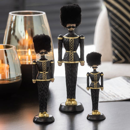 Notenkraker Bont Hoed Resin Zwart Medium J-Line