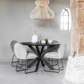 Ronde zwarte eettafel Timeless Black Shape 150cm in eetkamer