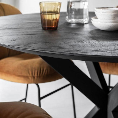 Ronde Black Shape eettafel 150cm zwart gebeitst teakhout detail