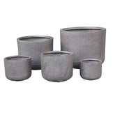 Rylon Brown GRC Pattern Pot Round Low Set Of 5 van PTMD, set van vijf bruine ronde potten met patroon op witte achtergrond