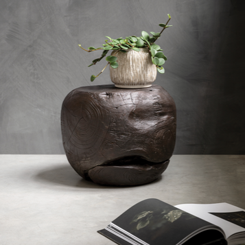 Salontafel Ball van MUST Living, bolle bruine teakhouten tafel met zichtbare houtnerf