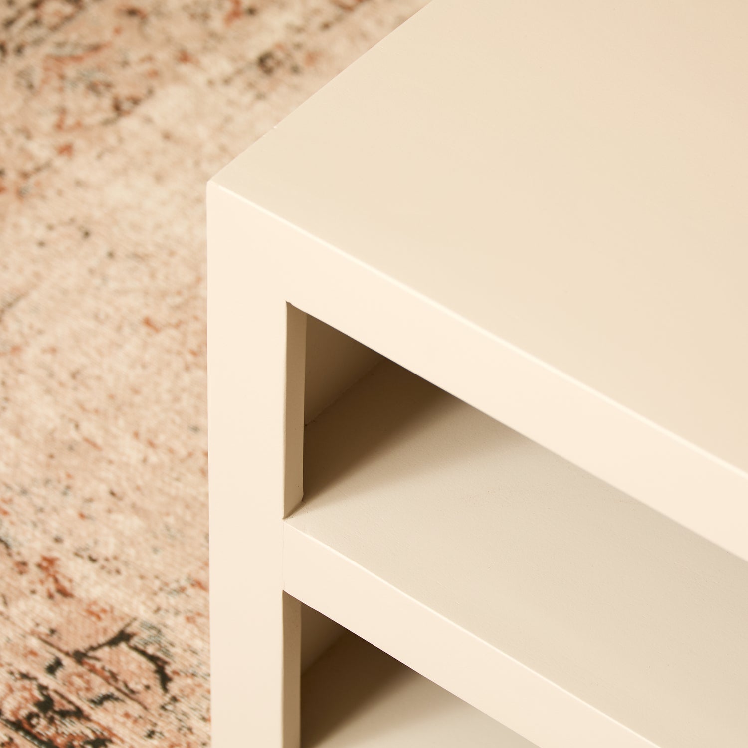 Detail van de twee open vakken van de Salontafel Brussel Zand van Starfurn