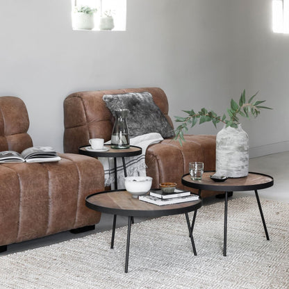 Saturnus salontafel naturel teak in sfeervolle zithoek
