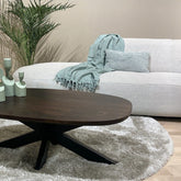 Salontafel Jesper Chestnut 120cm in een woonkamer