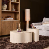 Salontafel Lovi 77cm van Starfurn naast de kleinere Lovi in een sfeervolle woonhoek