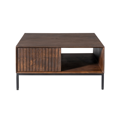 Salontafel Madison Vierkant 80cm van Starfurn schuin van voren met het vierkante tafelblad in beeld